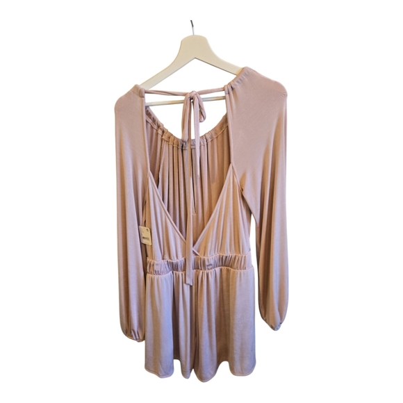 💥 HOST PICK 💥NWT Free People Beach Long Sleeve Romper With Open Back - Picture 6 of 8